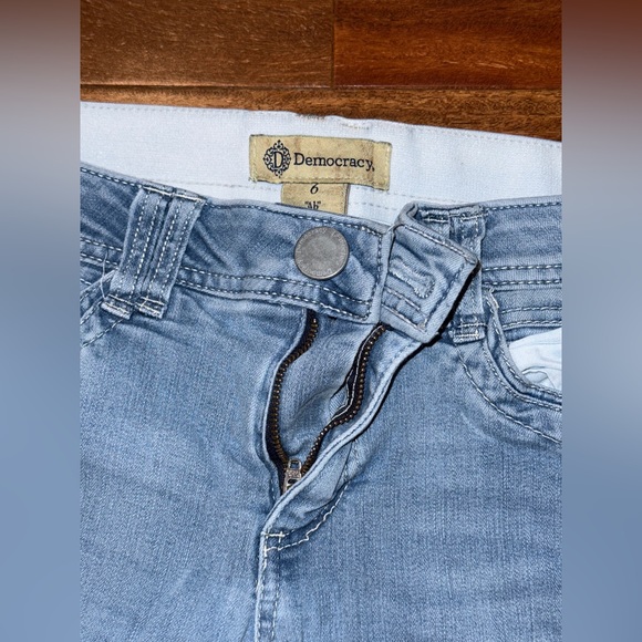 Democracy Women’s Size 6 Light Blue Ankle Skimmer Denim Jeans - Picture 1 of 3